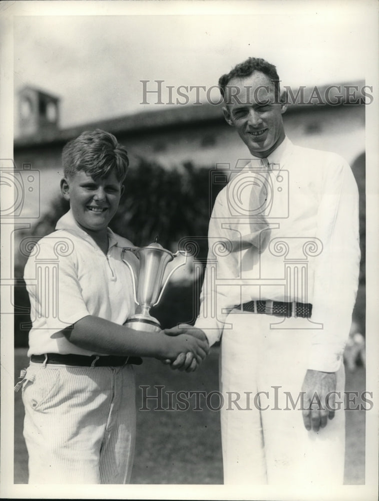 1934 Press Photo Francis Faulkner shakes hand with Denny Shute - nec96750 - Historic Images