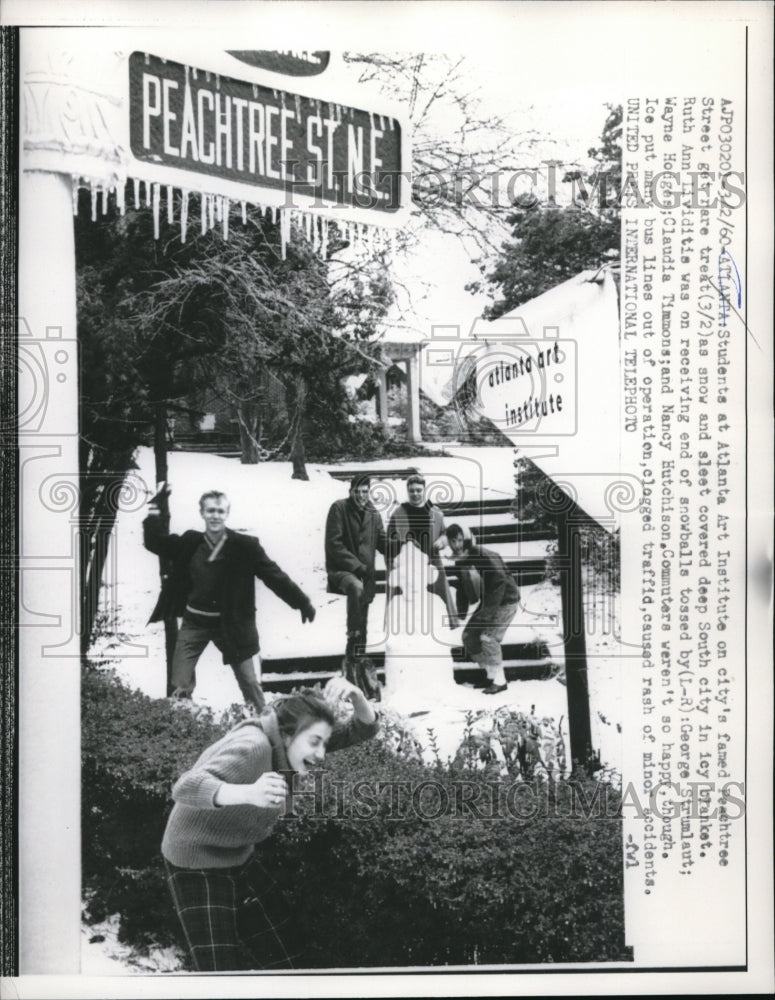 1960 Press Photo Students of Atlanta Art Institute playing snowball - nec96753 - Historic Images