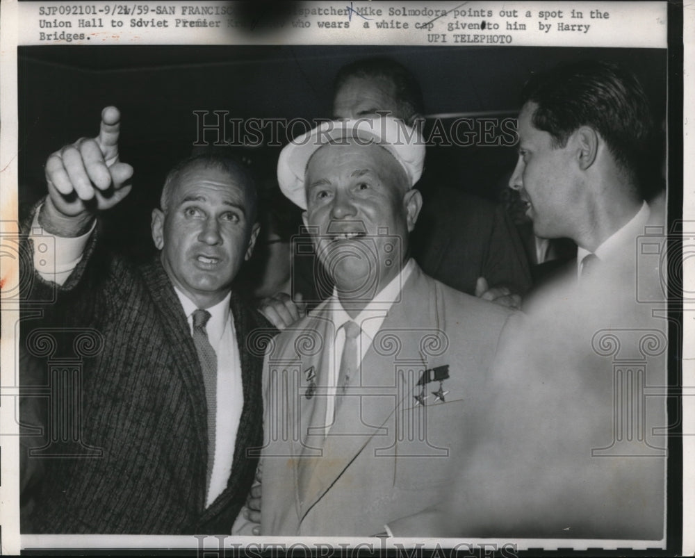 1959 Press Photo Mike Solomon with Premier Krushchev in San Francisco - Historic Images