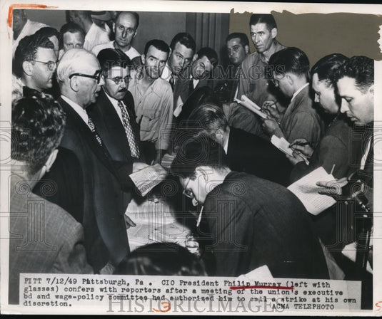 1949 Press Photo Philip Murray Talks to Reporters after Union Meeting - Historic Images