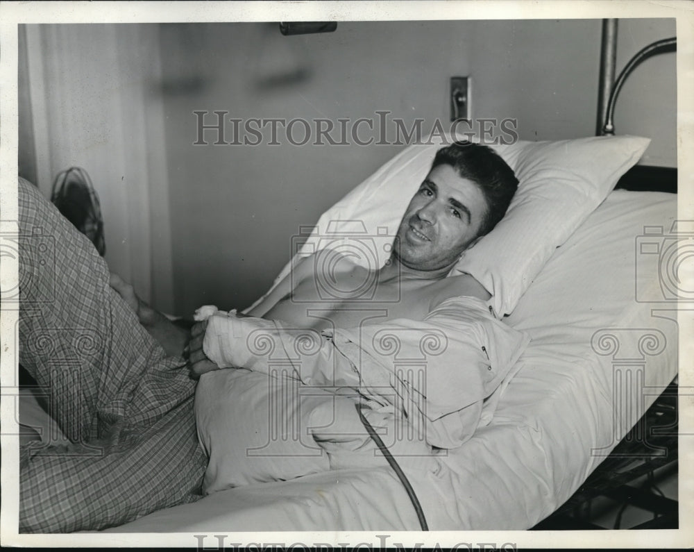 1938 Press Photo Carl Hubble is confined at the Memphis Hospital - Historic Images