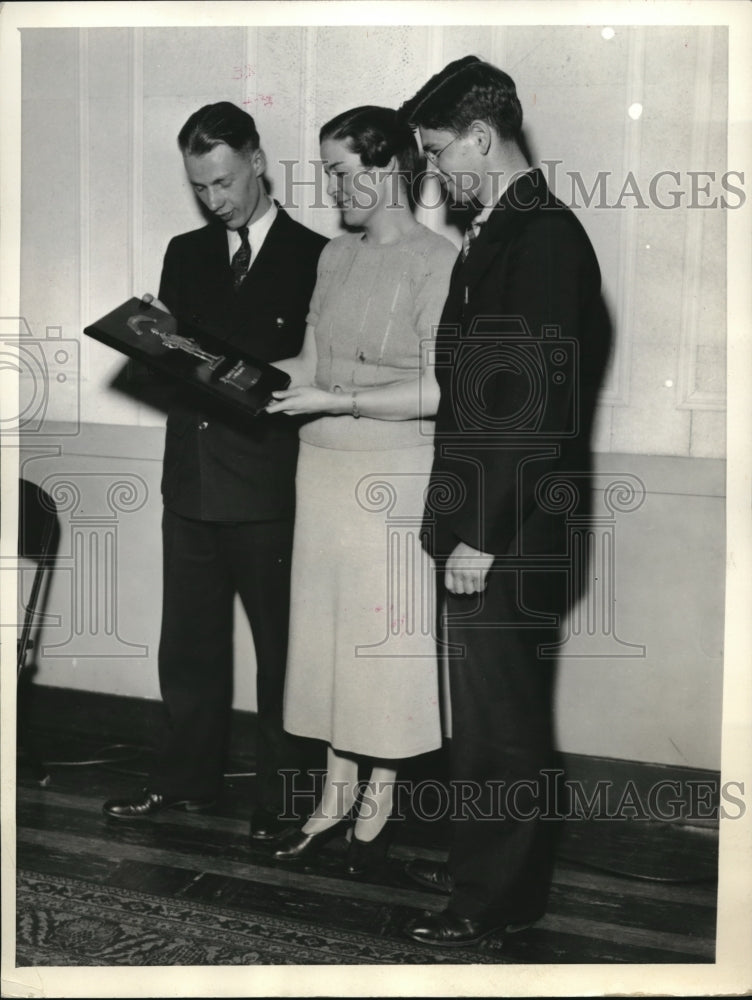 1935 Press Photo The winning team, Lundquist, Perkins and Shapiro at the debate - Historic Images