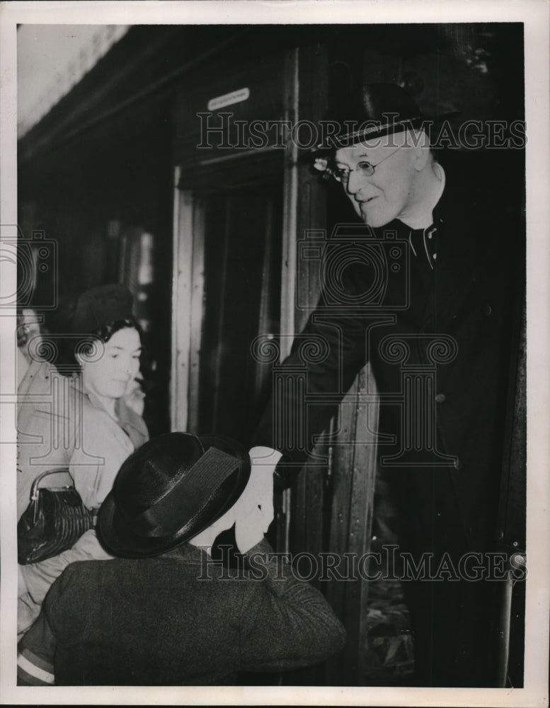 1939 Press Photo Cardinal Hinsley leads peace pilgrimage to Lourdes, France - Historic Images