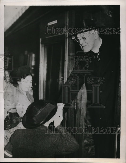 1939 Press Photo Cardinal Hinsley leads peace pilgrimage to Lourdes, France - Historic Images