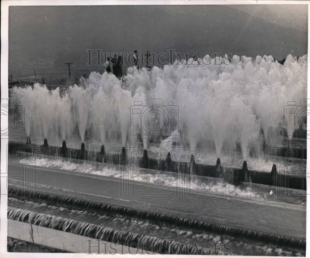 1951 Press Photo Medellin in South America now has Fresh Drinking Water - Historic Images