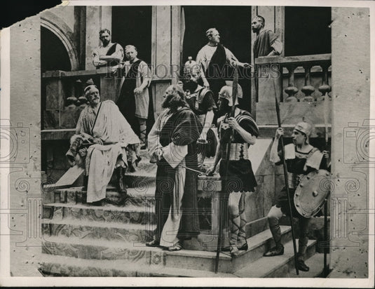 1933 Press Photo Melchoir Breitsamter Jr as Pilate in a 1930 play - Historic Images