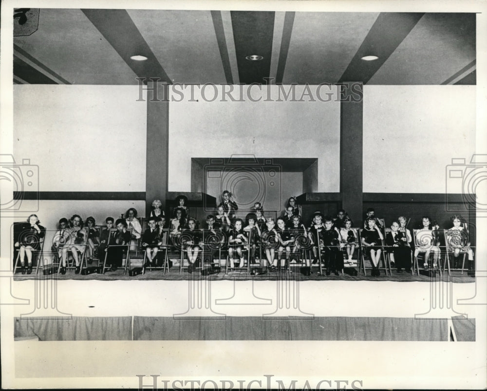 1937 Press Photo Baby Symphony Orchestra playing on recital in Dallas - Historic Images