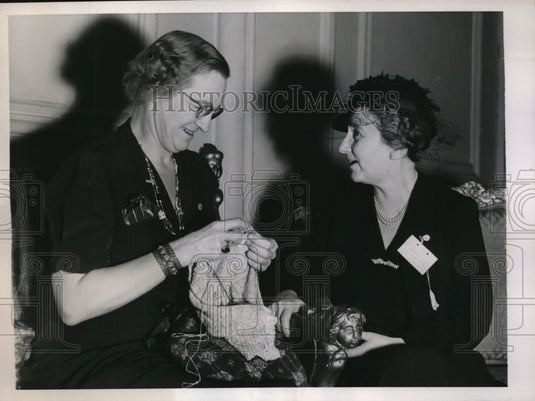 1939 Press Photo Philadelphia Pa Mrs Helen Joy Lee & Mrs Charles Stearhe - Historic Images