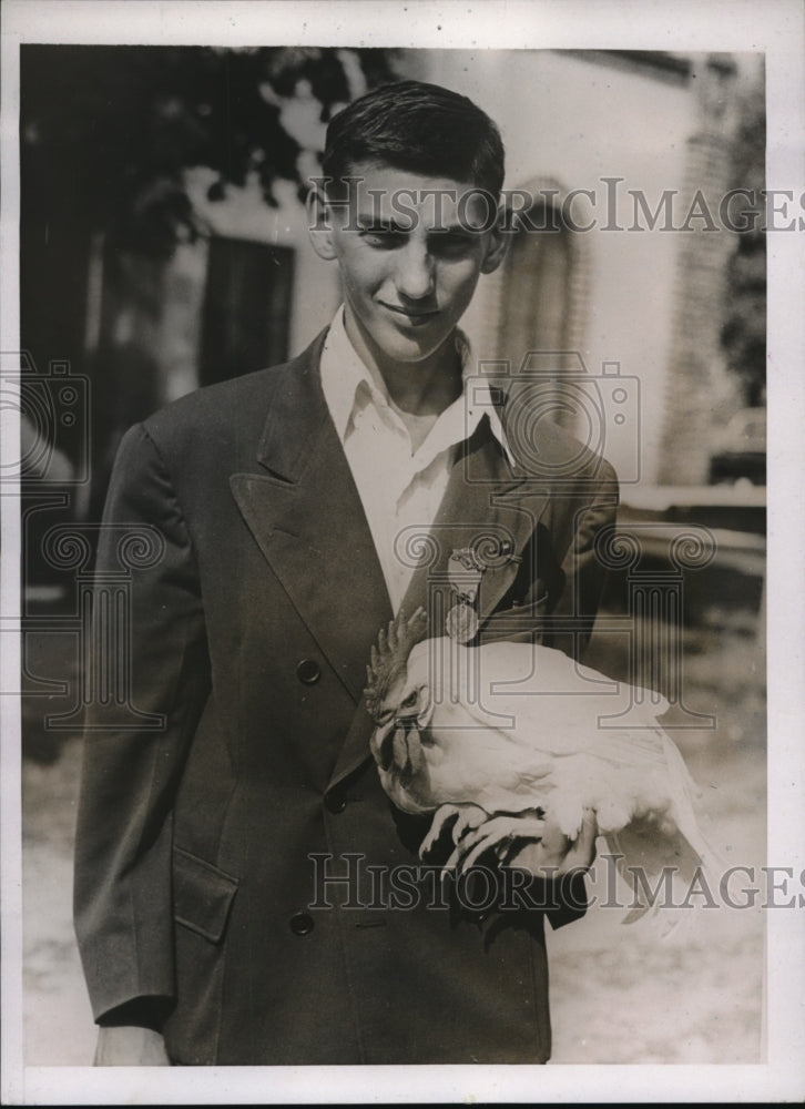 1937 Alfred Lanhardt with prize winning Cockerel - Historic Images