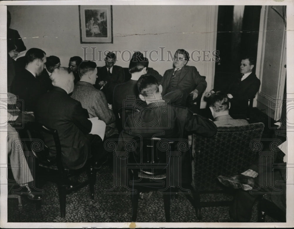 1937 Press Photo John L. Lewis in Press Conference about Avoiding Textile Strike - Historic Images