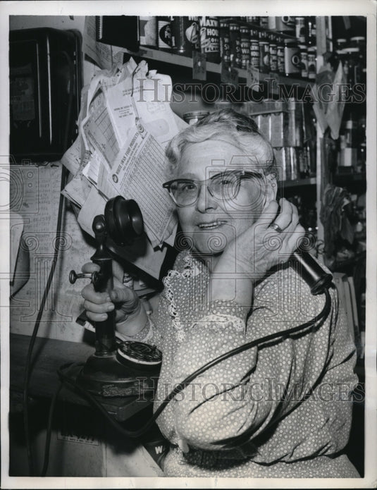 1959 Press Photo Old but still working,that's Mrs. Purcell still on her business - Historic Images