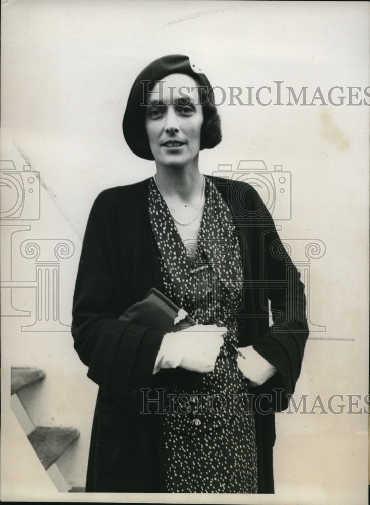 1934 Press Photo Mrs. Baldwin Preston aboard the S Ile de France to New York - Historic Images