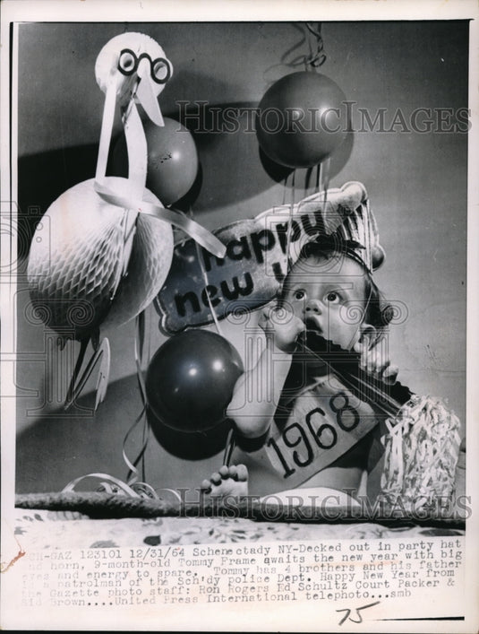 1965 Press Photo Little Tommy Frame awaits for the New Year - nec97908 - Historic Images