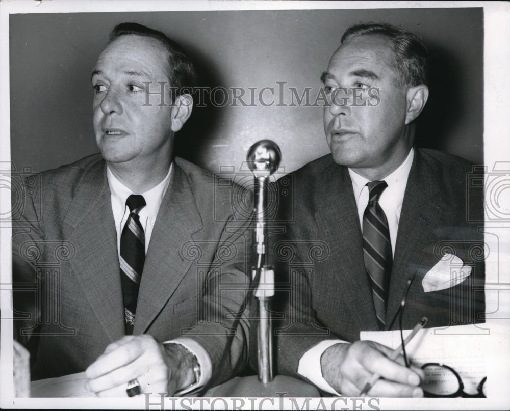 1956 Press Photo A Panel discussion with R. Swezey and John Daly on a convention - Historic Images