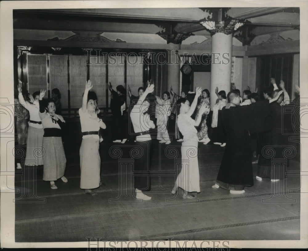 1936 Press Photo Dance for the Dead Lantern Festival held annually in Japan - Historic Images