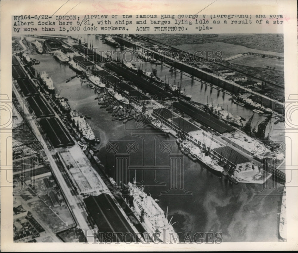 1948 Press Photo Air view of King George V &amp; Royal Albert docks during strike - Historic Images