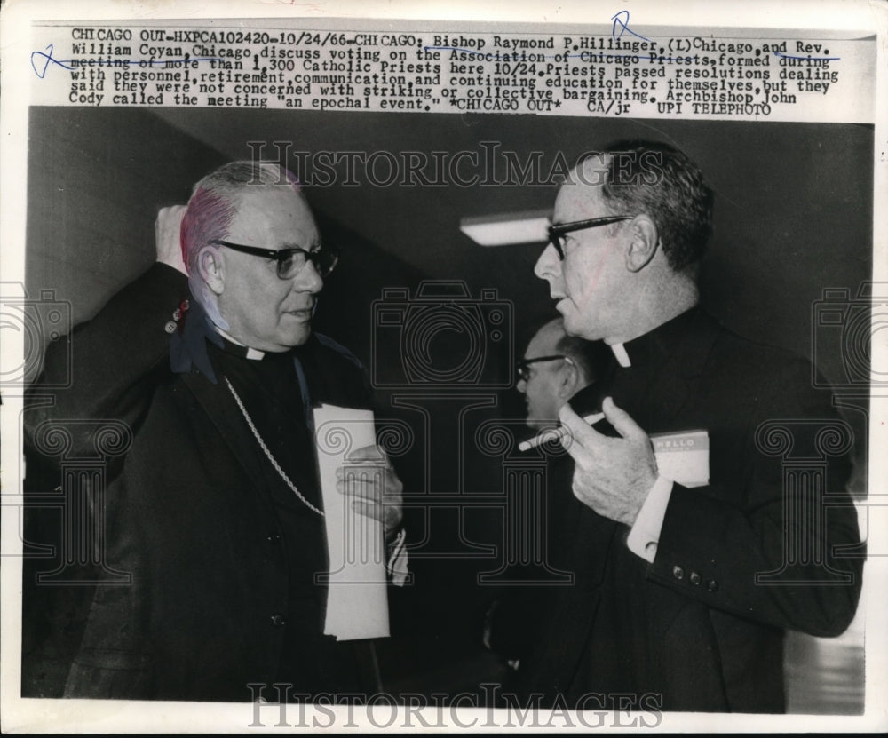 1966 Press Photo Bishop Raymond P Hillinger, Chicago Rev William Coyan Chicago - Historic Images