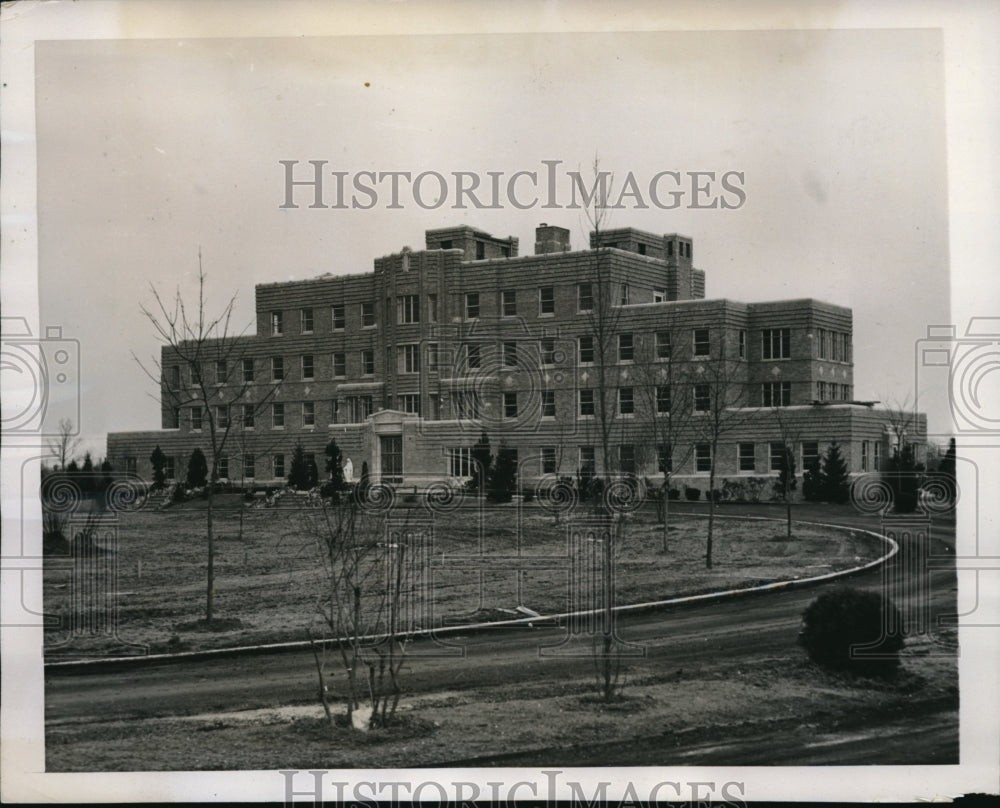 1941 Press Photo Mercy Hospital Run by Sisters of Mercy Nearing Completion - Historic Images