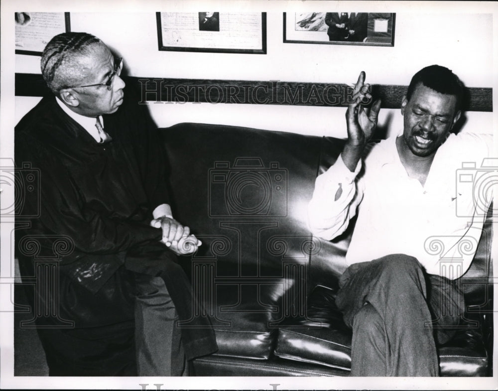 1962 Press Photo Judge Perry B. Jackson with Clifford Bryant - Historic Images