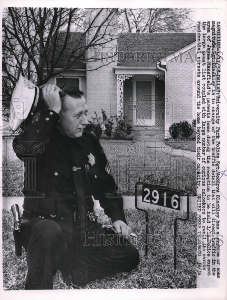 1958 Press Photo University park police, Sgt. Blachley incharge in the traffic - Historic Images