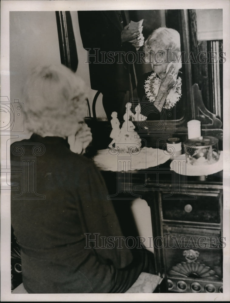 1937 Press Photo Mrs. Fannie Cosby getting ready to celebrate her 100th birthday - Historic Images