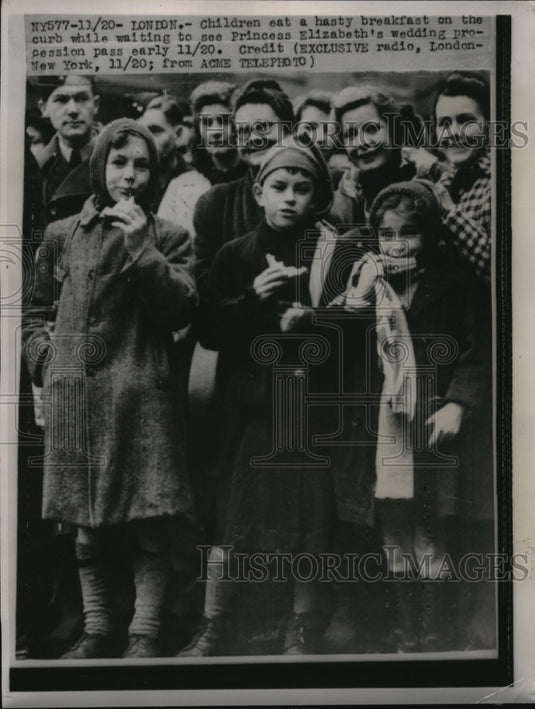 1949 The Airman's little entourage, Zara Peroy as the flower girl - Historic Images