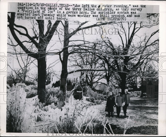 1950 Press Photo Three Dallas children on "Fairyland of Ice" - Historic Images