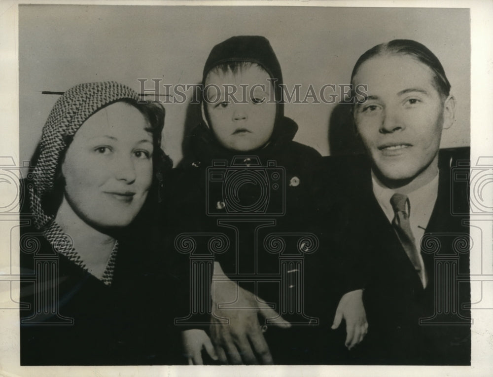 1932 Press Photo Lewis Hines &amp; parents , baby swallowed open safety pin - Historic Images