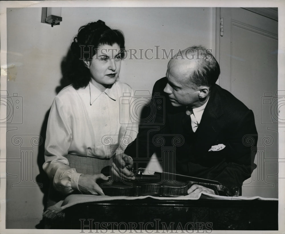 1946 Press Photo  $80,000 235 year old Stradivarius purchased - Historic Images