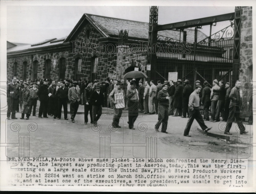 1948 Press Photo Philadelphia Pa pickets at Henry Disston &amp; Co plant - Historic Images