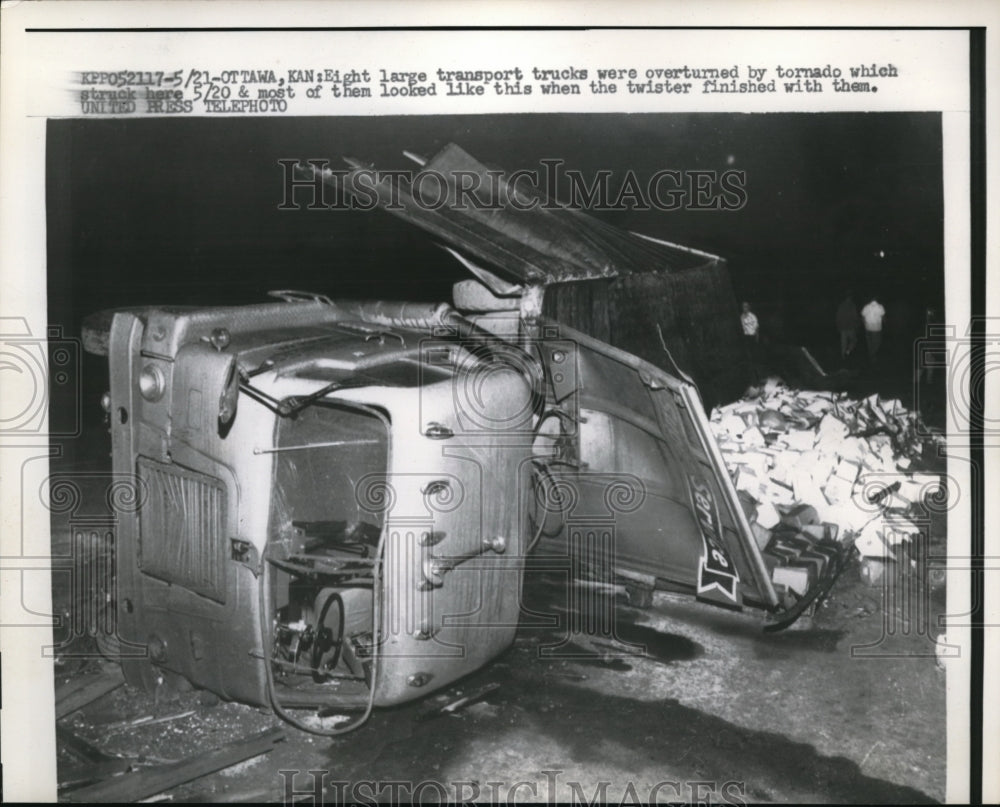 1957 Press Photo A Twister attacked in Ottawa and large trucks were overturned - Historic Images