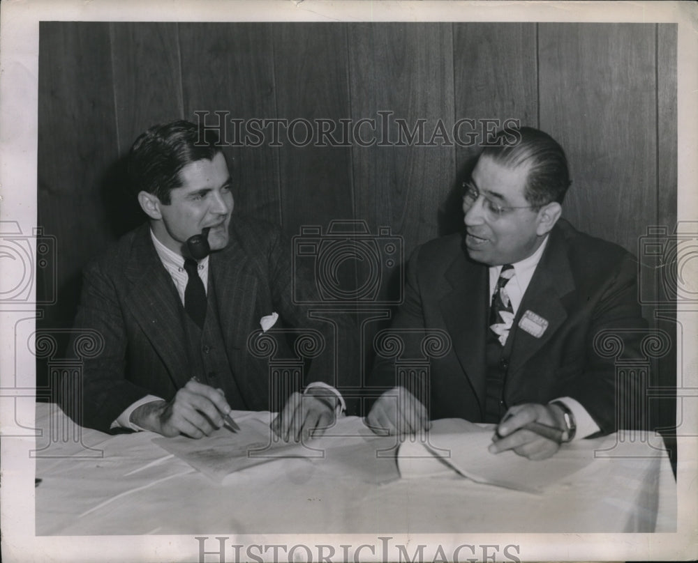 1945 Press Photo Rustless Iron &amp; Steel Corp CR Hook, Jr &amp; Albert Atalah - Historic Images