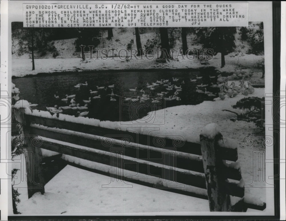 1962 Press Photo Five to eight inches of snow in Northwestern of Greensville - Historic Images