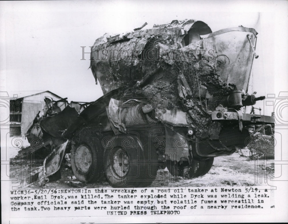 1956 Press Photo Emil Dyck killed from wreckage of road oil tanker in Newton - Historic Images