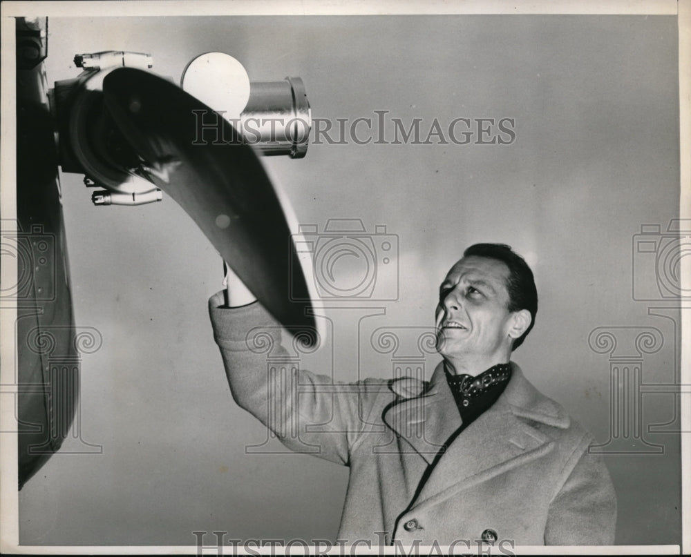 1939 Max Constant winner of NY to Miami air race - Historic Images