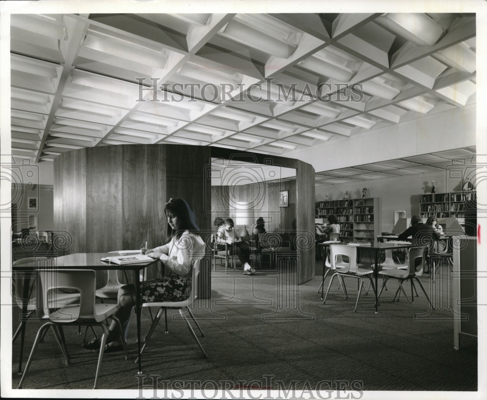 1957 Press Photo Barnington middle School learning center - Historic Images