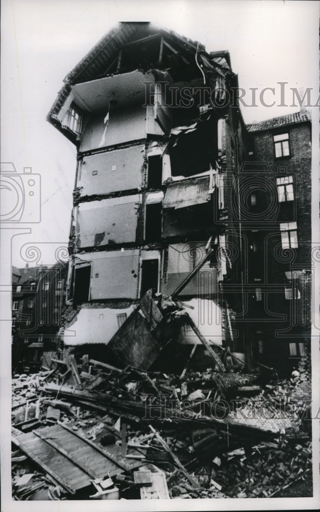 1955 Hanover Germany Walls of a building crack &amp; fall off - Historic Images