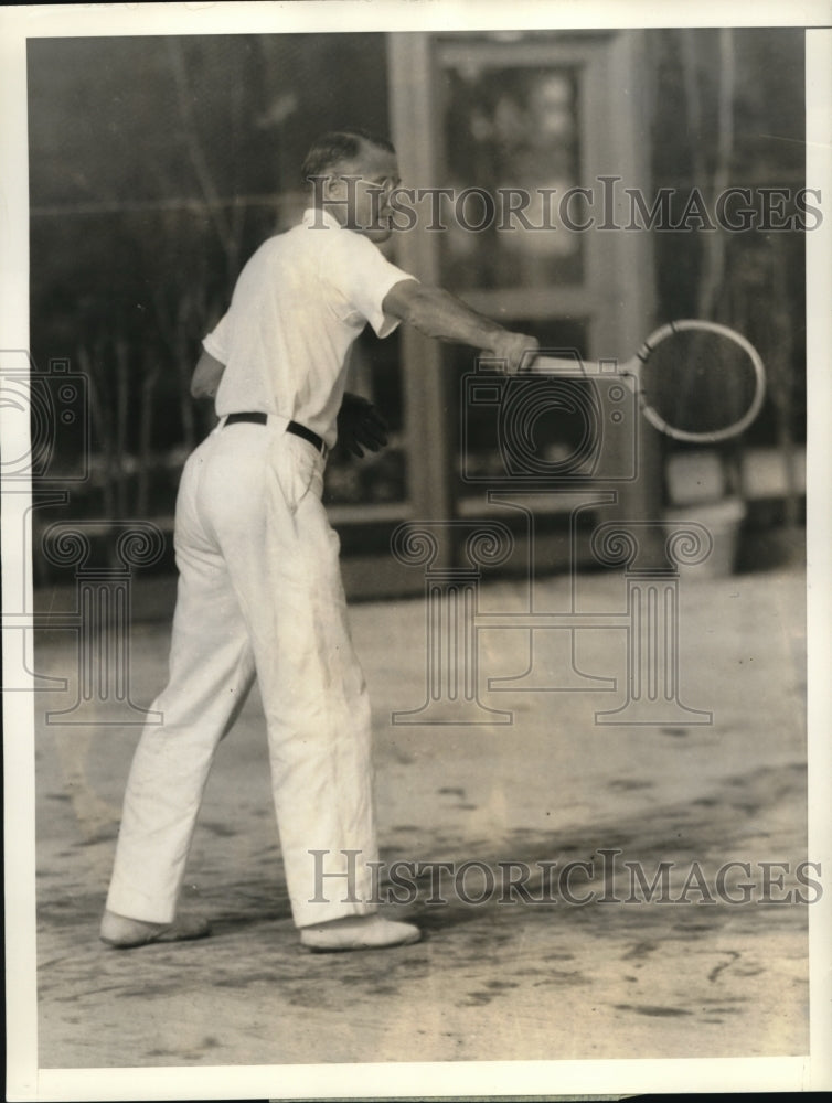 1935 Press Photo Mr. Edward Sperry playing tennis in British Colonial, Nassau - Historic Images