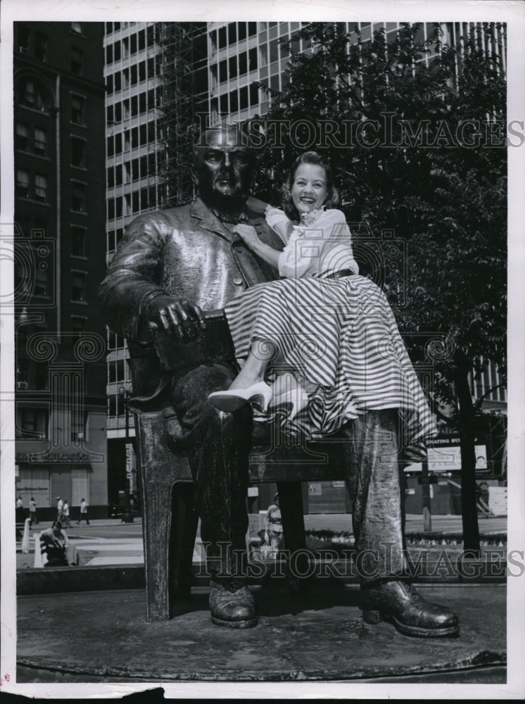 1957 Press Photo Irene Meyer Sits About Large Statue - nec99535 ...