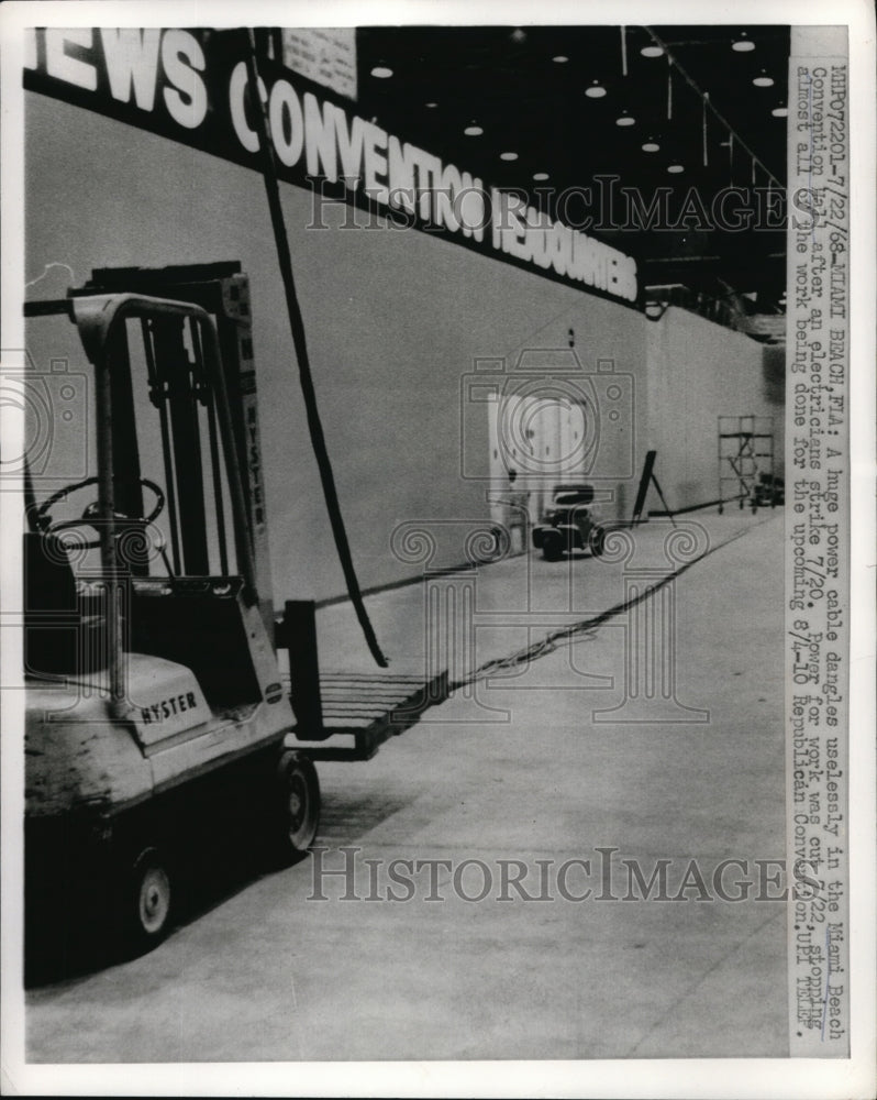 1968 Press Photo Miami Beach, Fla Convention hall idle during electrician strike - Historic Images