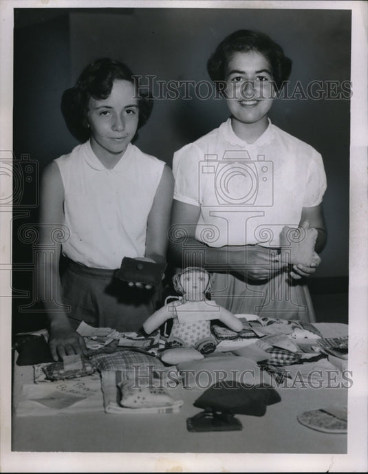 1955 Press Photo Margaret Hernyak and Angela D'Amera are 4-H Club members - Historic Images