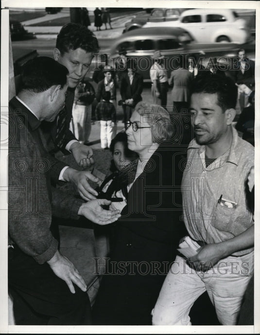 1940 Press Photo A. Madrid lines up for an emergency food order for his family - Historic Images