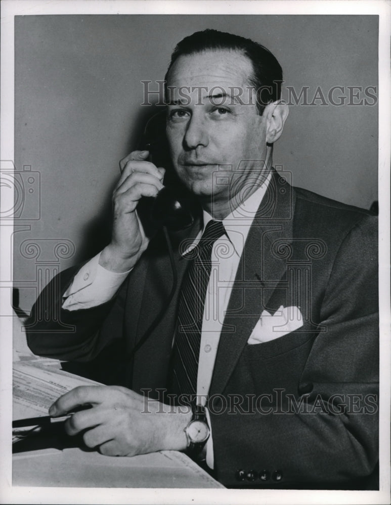 1957 Press Photo Herbert Socks of Commerce Department - Historic Images