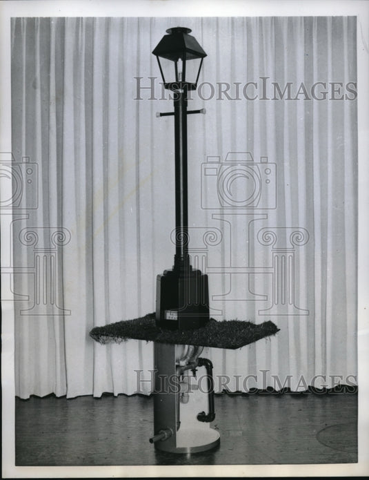 1959 Press Photo The gaslight lamp post is developed by Gas and Electric Corp. - Historic Images