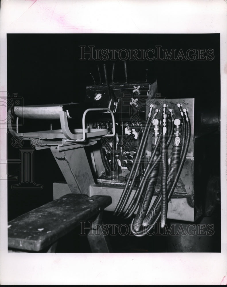 1967 Press Photo The control section of the Koehler Rubber and Supply Company - Historic Images