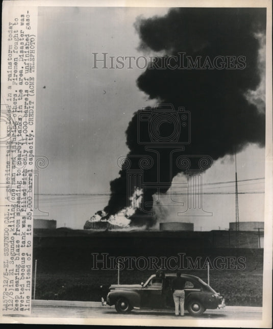 1947 Press Photo El Segundo Calif  gasoline tank expoldes & burns - Historic Images