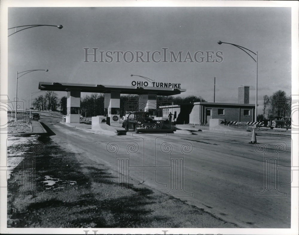 1955 Press Photo Miles-Youngstown Interchange Toll plaza at Ohio Route 18-Historic Images