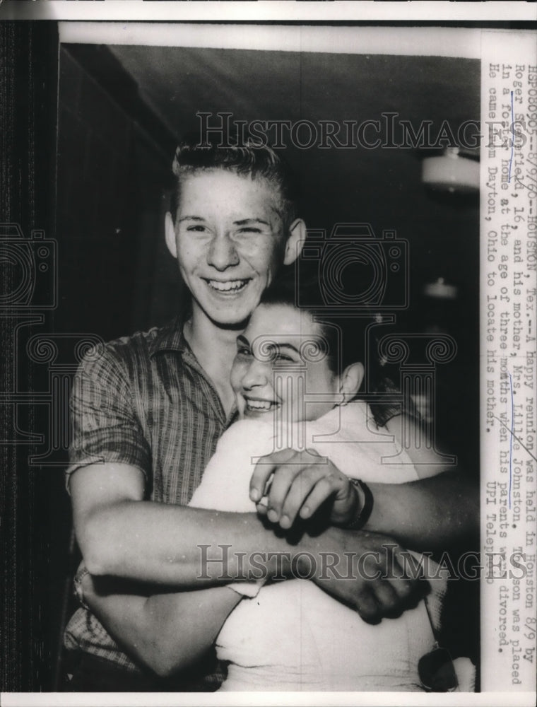 1960 Press Photo Houston Texas Mrs Lillie Johnston &amp; son Roger Sheirfield - Historic Images