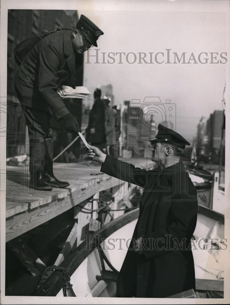 1937 Press Photo A mailman delivers mail to Lt Louis Johnson coast guardsman - Historic Images