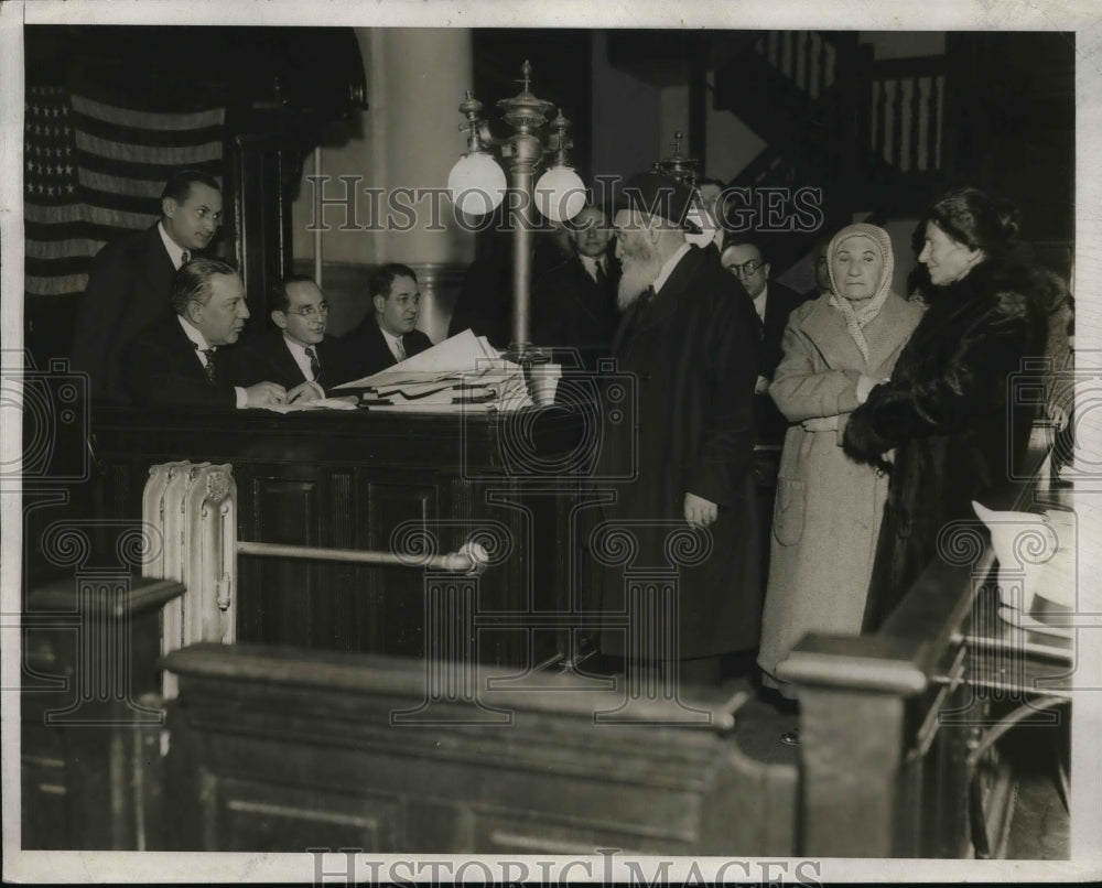 1932 Press Photo At the New York City Court - ned06374 - Historic Images